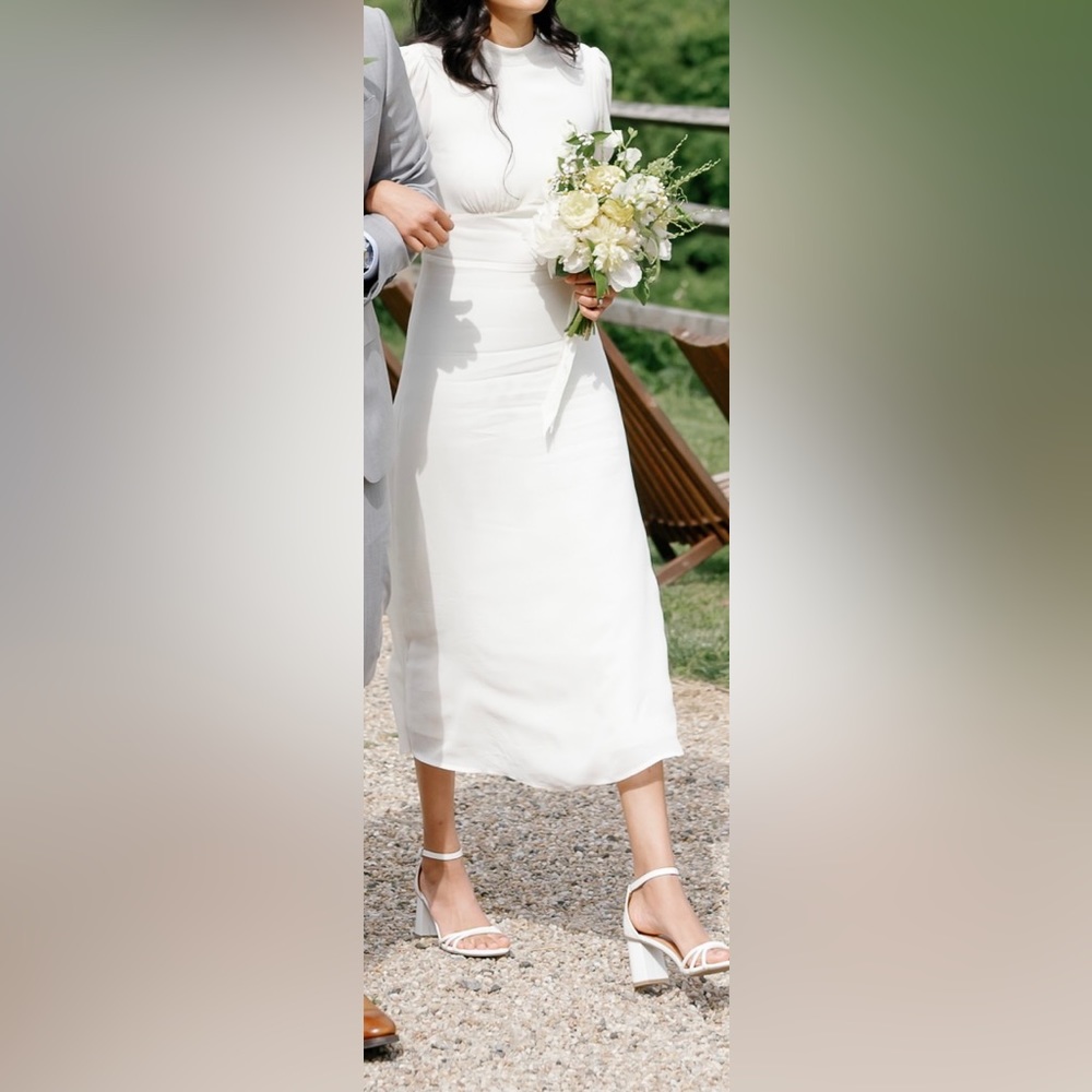 Dusk Dress in ivory by Reformation - excellent condition- worn once!! - Picture 10 of 10